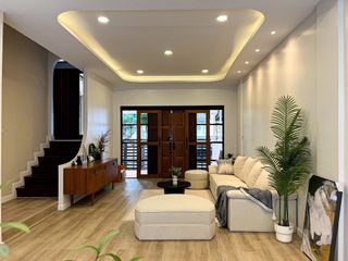 For rent 6 bedrooms townhouse in Watthana, Bangkok