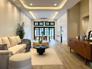 For rent 6 bedrooms townhouse in Watthana, Bangkok
