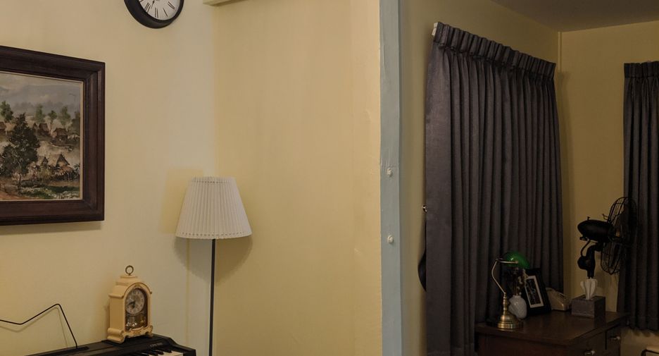 Casa en alquiler de 2 habitaciones en Huai Khwang, Bangkok