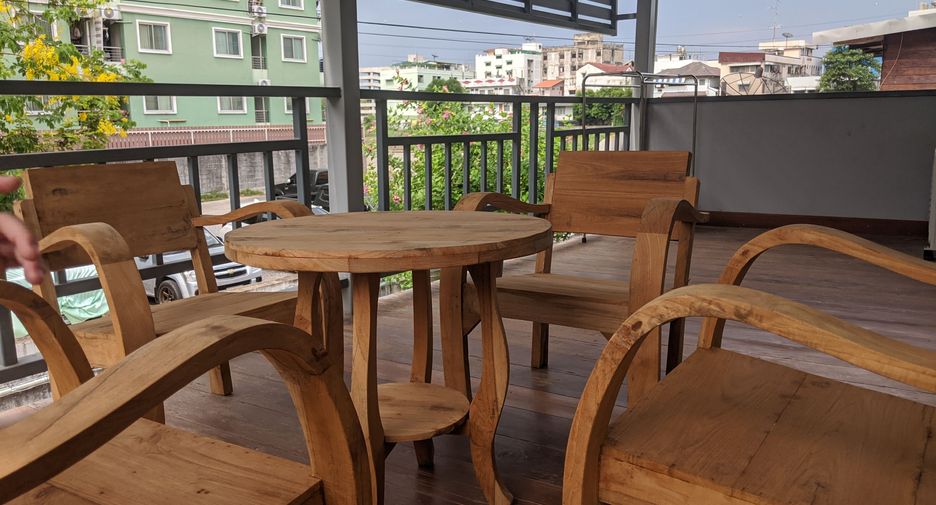 Casa en alquiler de 2 habitaciones en Huai Khwang, Bangkok