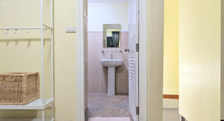 Casa en alquiler de 2 habitaciones en Huai Khwang, Bangkok