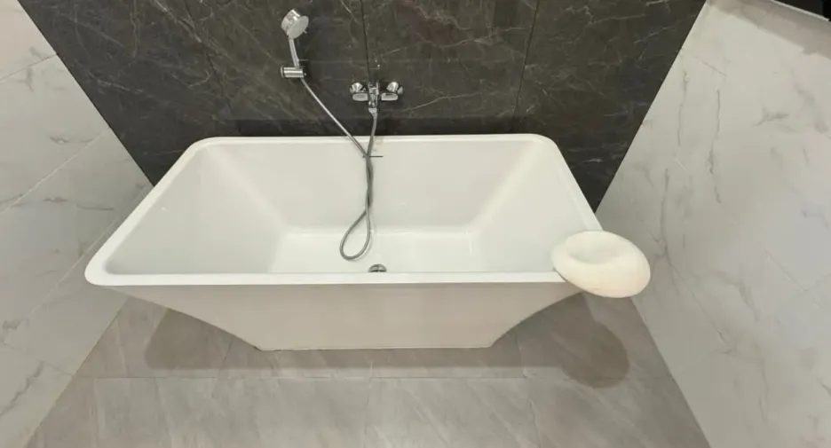 For rent 3 bedrooms townhouse in Lat Phrao, Bangkok
