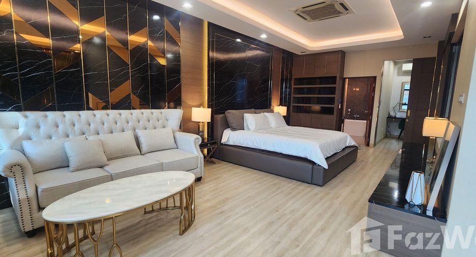 For rent 3 bedrooms townhouse in Lat Phrao, Bangkok