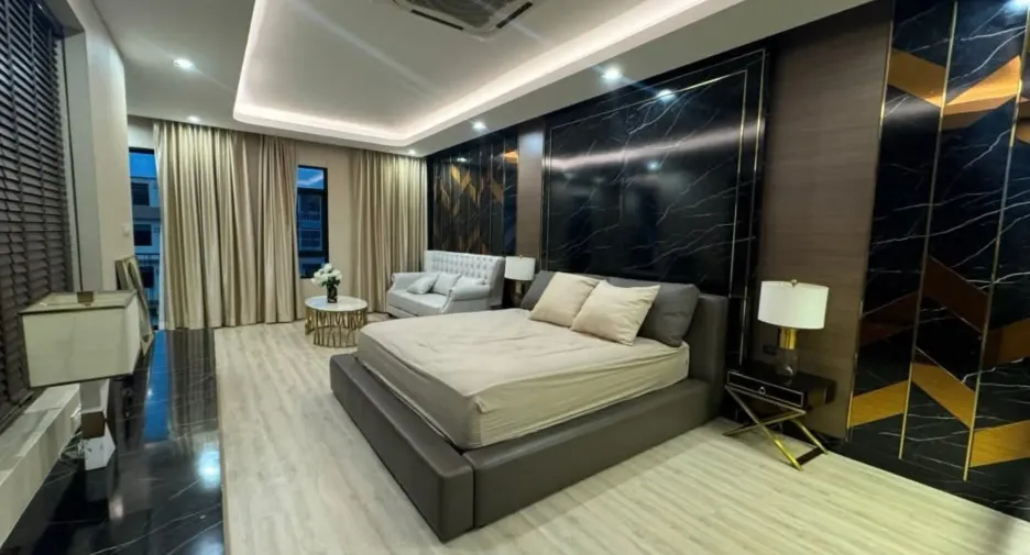 For rent 3 bedrooms townhouse in Lat Phrao, Bangkok
