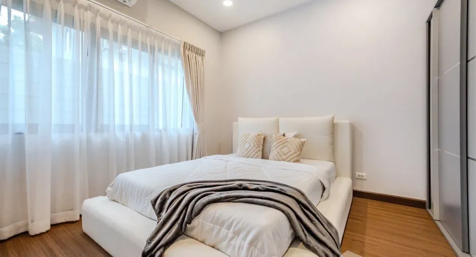 Haus zur Miete mit 4 Zimmer in Bang Phli, Samut Prakan