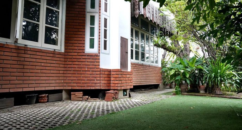 For rent 3 bedrooms house in Bang Na, Bangkok