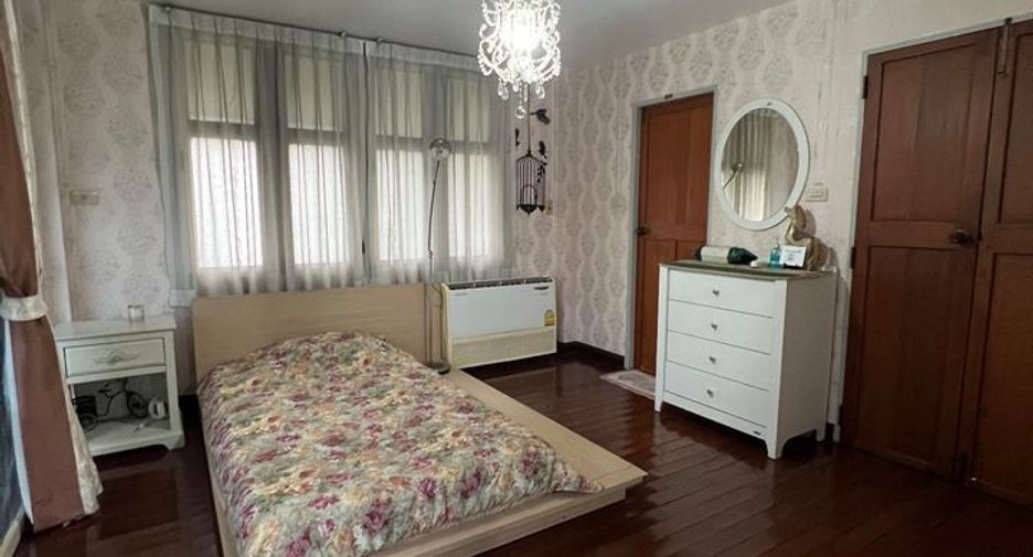 For rent 3 bedrooms house in Bang Na, Bangkok