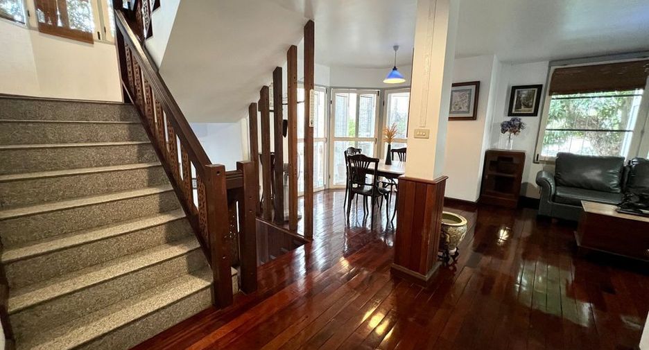 For rent 3 bedrooms house in Bang Na, Bangkok