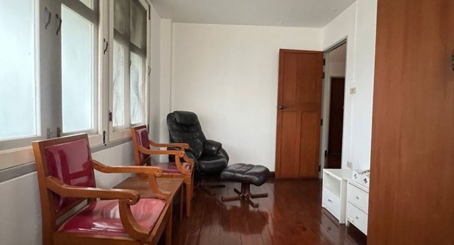 For rent 3 bedrooms house in Bang Na, Bangkok