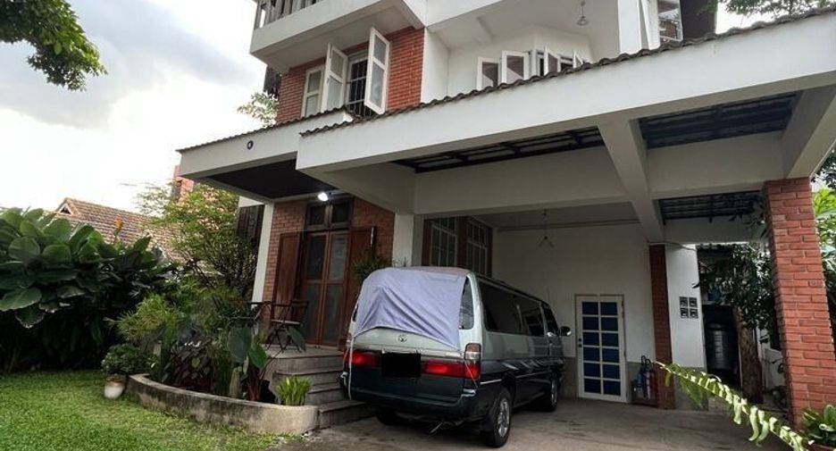 For rent 3 bedrooms house in Bang Na, Bangkok