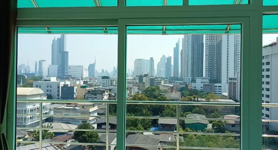 For rent 1 bed condo in Khlong San, Bangkok