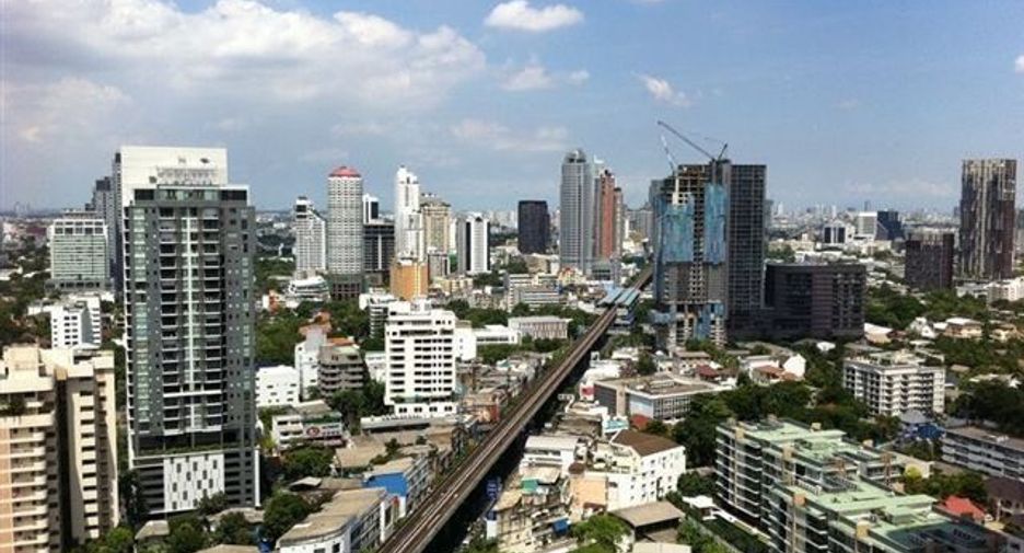 For rent 2 bedrooms condo in Khlong Toei, Bangkok