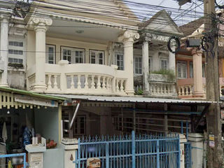 For rent 2 bedrooms townhouse in Bang Na, Bangkok