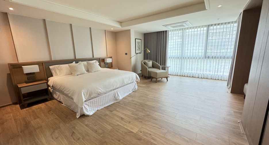 For rent 3 bedrooms apartment in Watthana, Bangkok