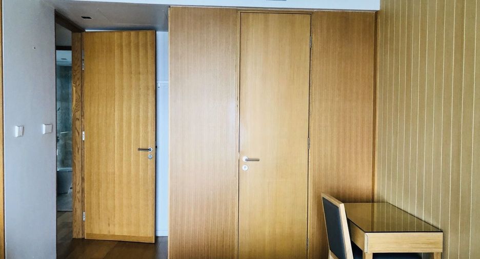 For rent 2 bedrooms condo in Sathon, Bangkok