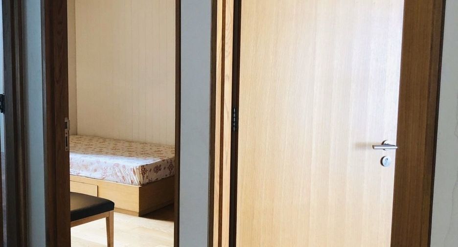 For rent 2 bedrooms condo in Sathon, Bangkok