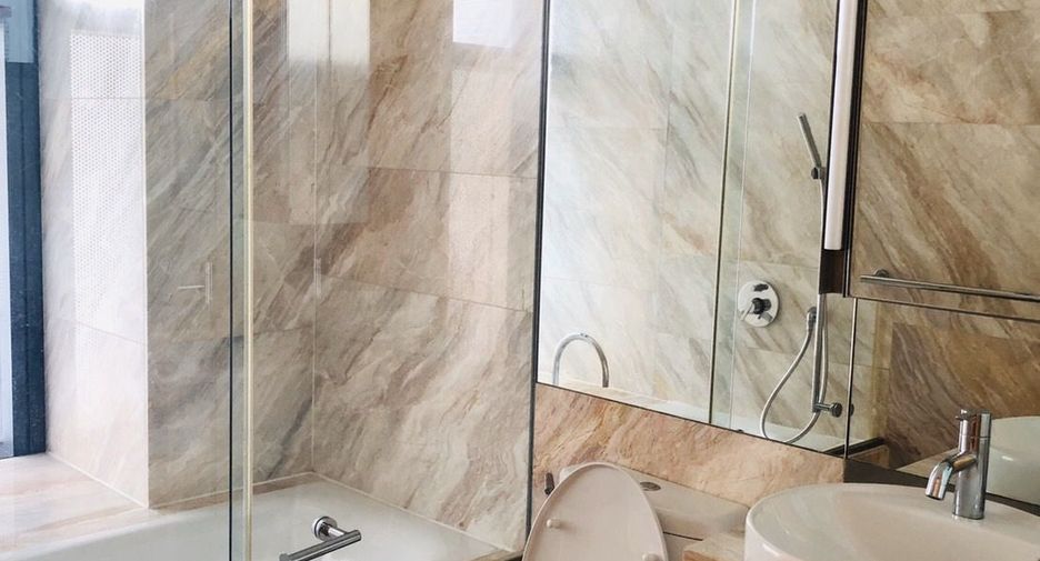 For rent 2 bedrooms condo in Sathon, Bangkok