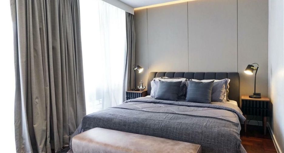For rent 5 bedrooms townhouse in Khlong Toei, Bangkok