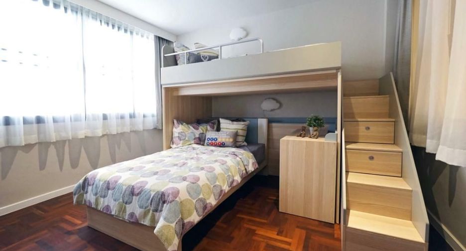 For rent 5 bedrooms townhouse in Khlong Toei, Bangkok