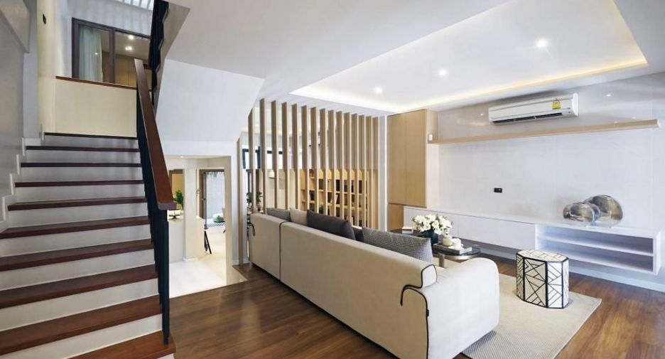 For rent 5 bedrooms townhouse in Khlong Toei, Bangkok
