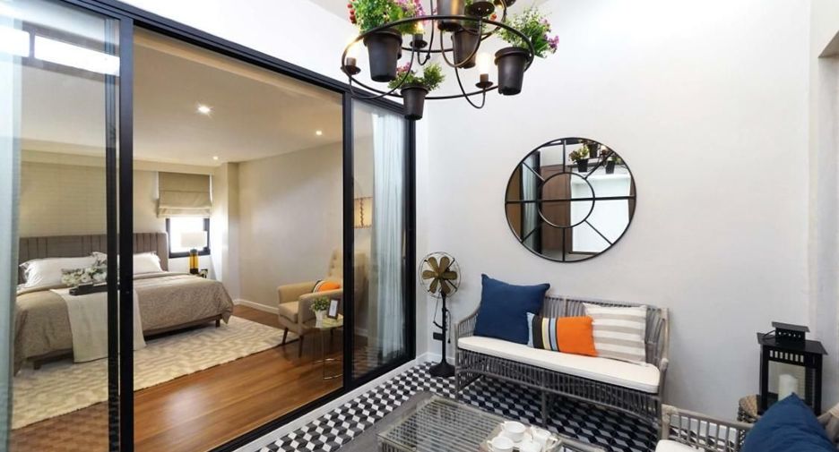 For rent 5 bedrooms townhouse in Khlong Toei, Bangkok