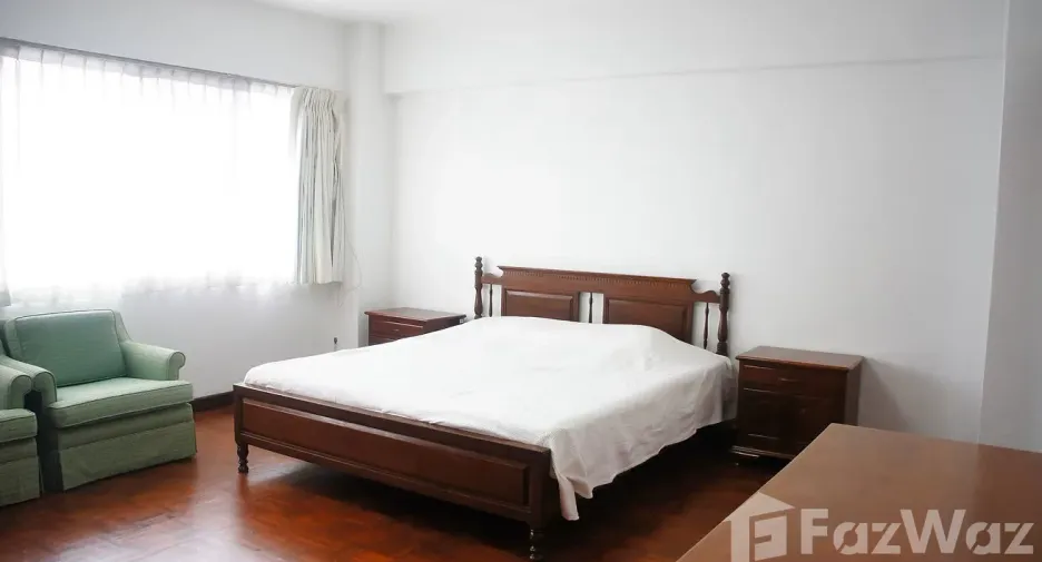 For rent 3 bedrooms apartment in Watthana, Bangkok