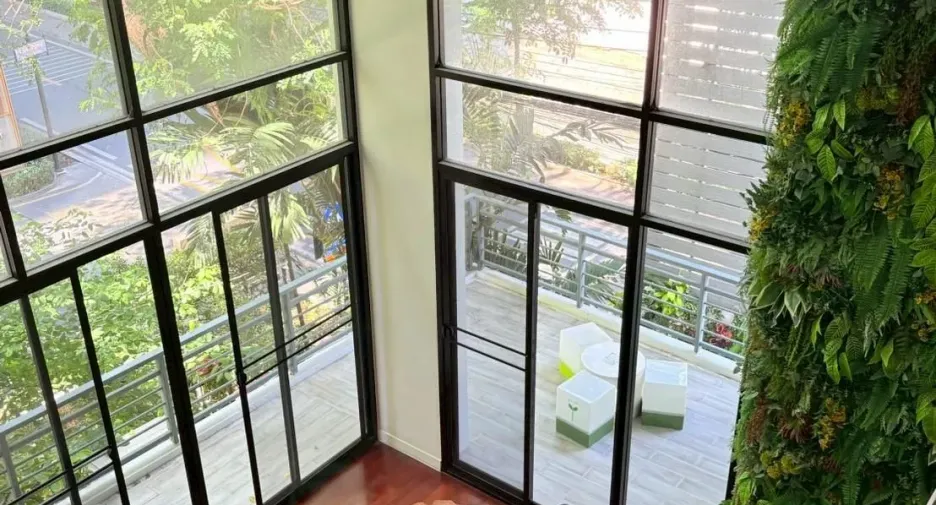 For rent 3 bedrooms apartment in Pathum Wan, Bangkok