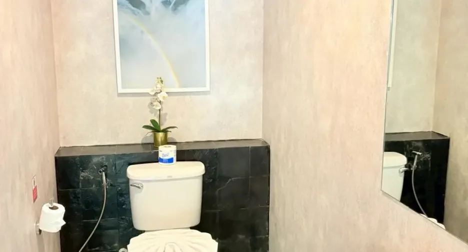For rent 3 bedrooms apartment in Pathum Wan, Bangkok
