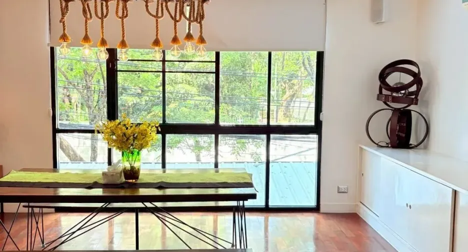 For rent 3 bedrooms apartment in Pathum Wan, Bangkok