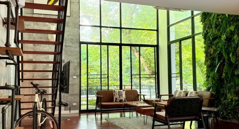 For rent 3 bedrooms apartment in Pathum Wan, Bangkok