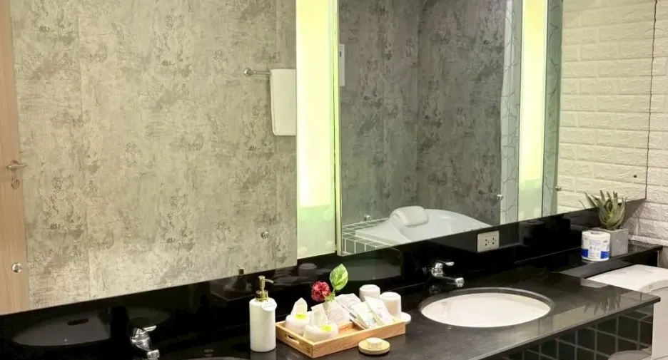 For rent 3 bedrooms apartment in Pathum Wan, Bangkok