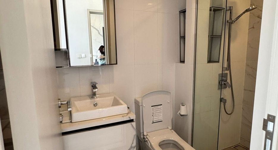 For rent 1 bed condo in Phra Khanong, Bangkok
