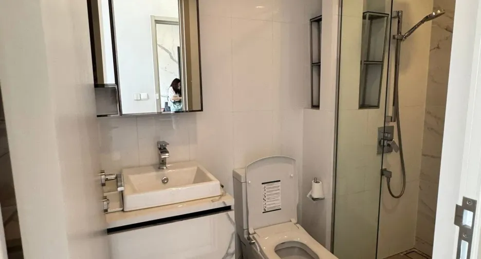 For rent 1 bed condo in Phra Khanong, Bangkok