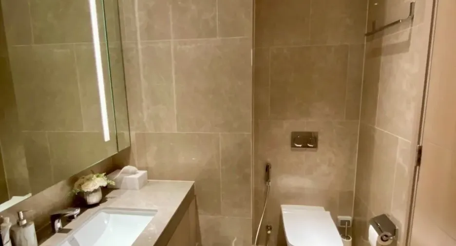 For rent 3 bedrooms condo in Khlong San, Bangkok