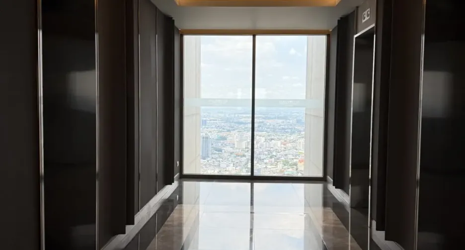 For rent 3 bedrooms condo in Khlong San, Bangkok