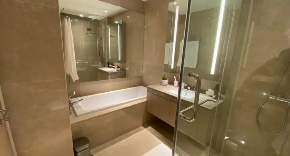 For rent 3 bedrooms condo in Khlong San, Bangkok