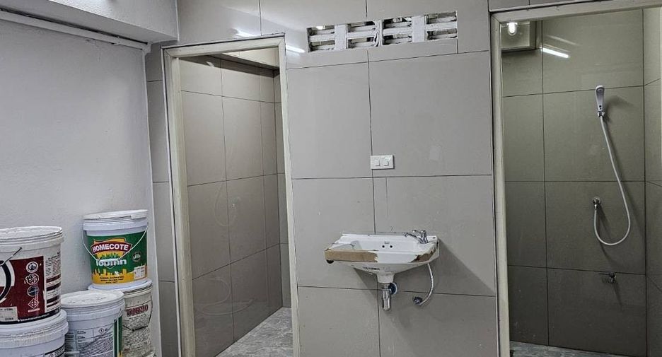 Gewerbefläche zur Miete mit 6 Zimmer in Bang Kho Laem, Bangkok