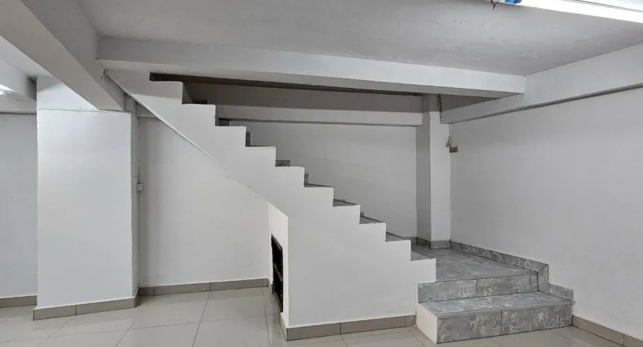 For rent 6 bedrooms retail Space in Bang Kho Laem, Bangkok