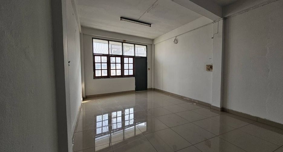 For rent 6 ベッドルーム retail Space in Bang Kho Laem, Bangkok