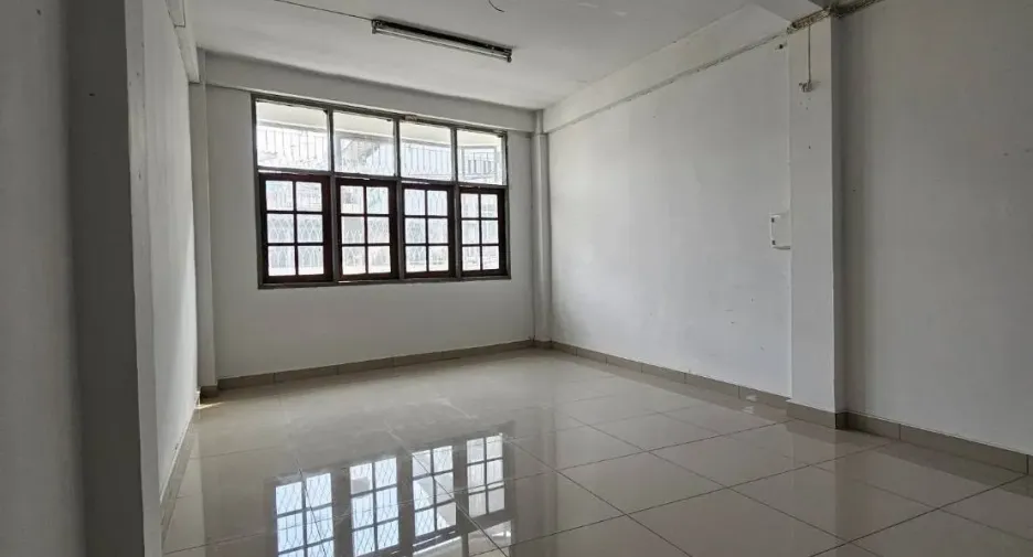 For rent 6 bedrooms retail Space in Bang Kho Laem, Bangkok