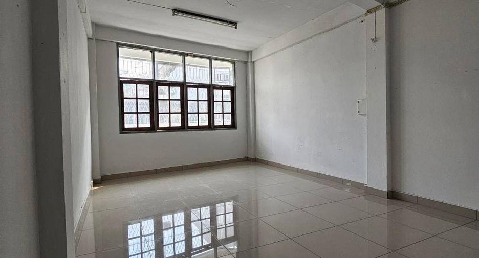 Gewerbefläche zur Miete mit 6 Zimmer in Bang Kho Laem, Bangkok