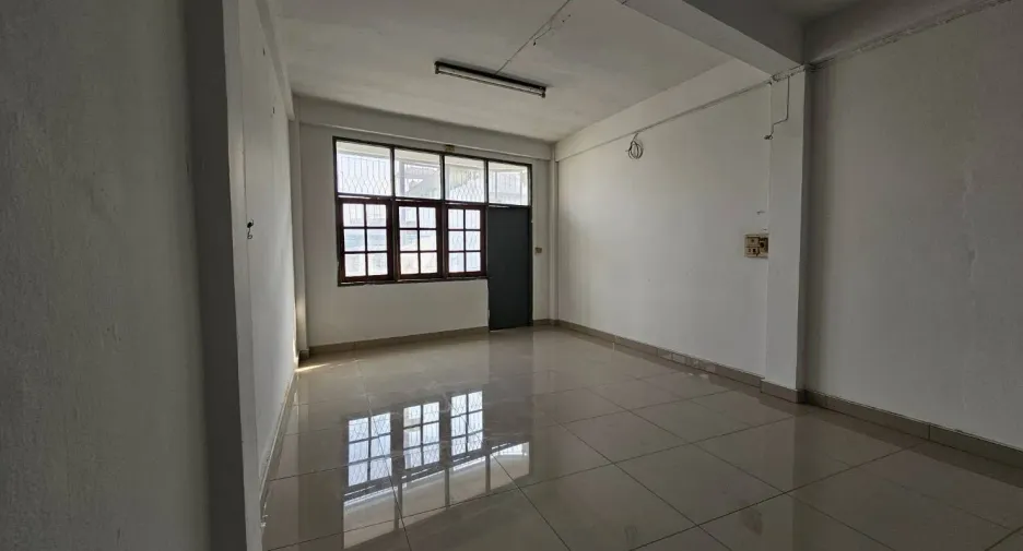For rent 6 bedrooms retail Space in Bang Kho Laem, Bangkok