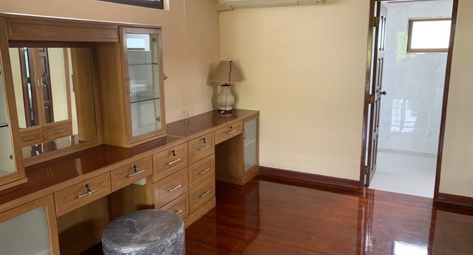 Haus zur Miete mit 4 Zimmer in Suan Luang, Bangkok