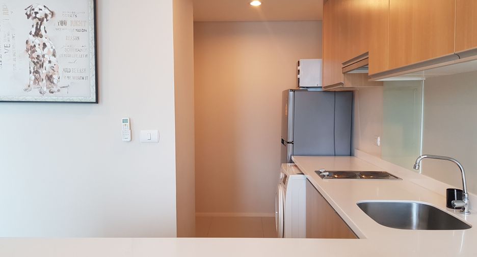 For rent 1 bed condo in Watthana, Bangkok