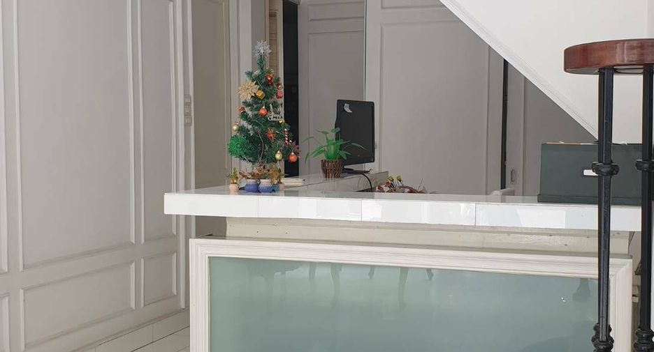 For rent 24 ベッドルーム hotel in Huai Khwang, Bangkok