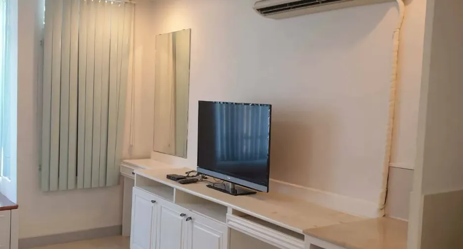 For rent 24 ベッドルーム hotel in Huai Khwang, Bangkok