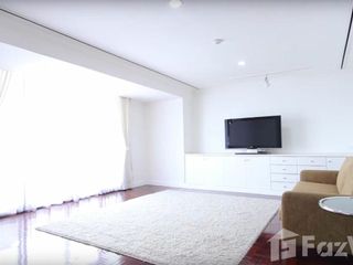 For rent 4 bedrooms apartment in Watthana, Bangkok