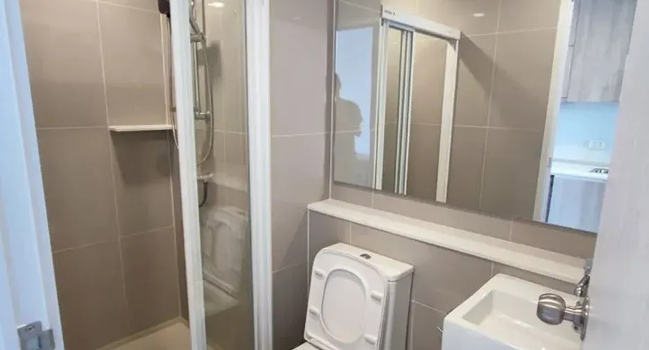 For rent studio condo in Phaya Thai, Bangkok