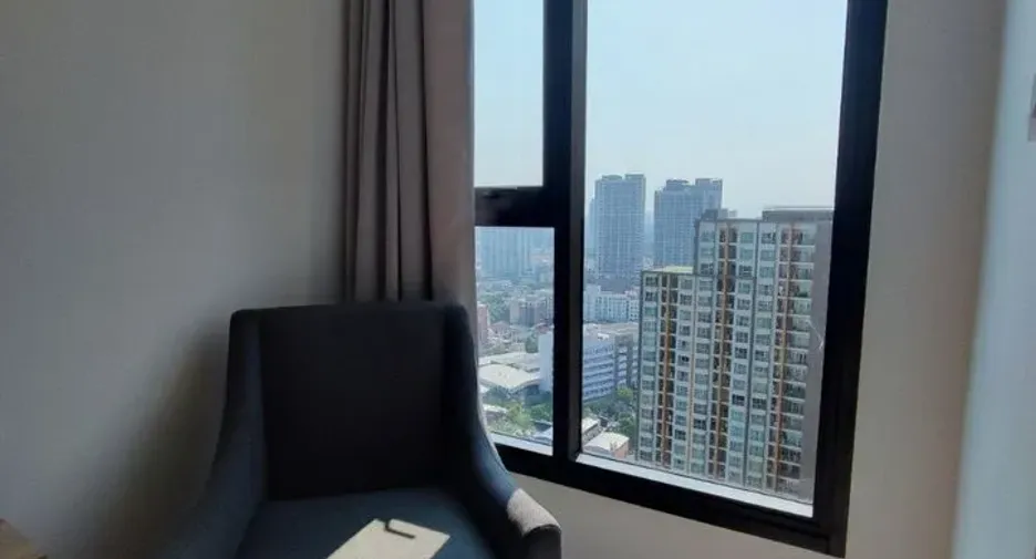 For rent studio condo in Phaya Thai, Bangkok