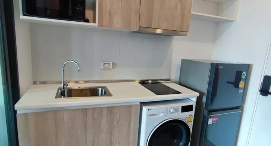 For rent studio condo in Phaya Thai, Bangkok